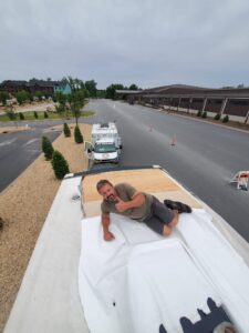 RV Roof tryon 